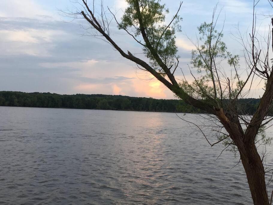 Finn'S Hideaway -Modern Family River Home Keokuk Bagian luar foto