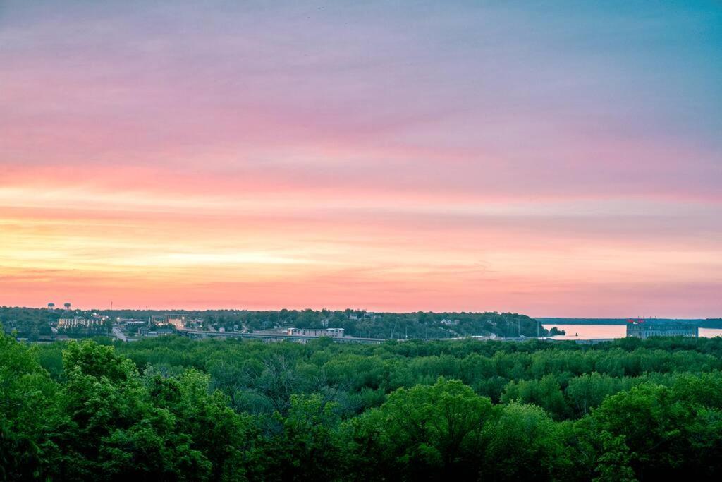 Finn'S Hideaway -Modern Family River Home Keokuk Bagian luar foto