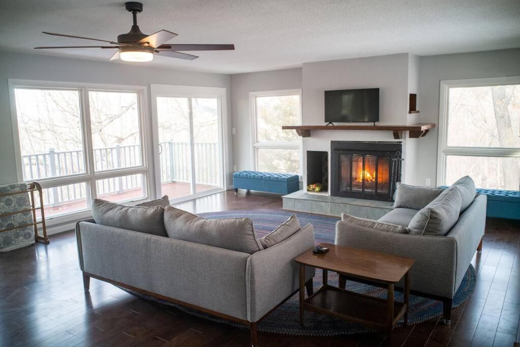 Finn'S Hideaway -Modern Family River Home Keokuk Bagian luar foto